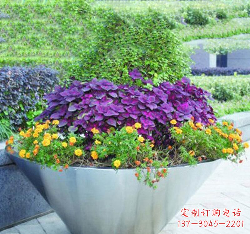 宁波不锈钢花盆雕塑艺术之美