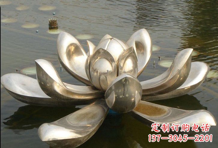宁波不锈钢水面上的莲花雕塑
