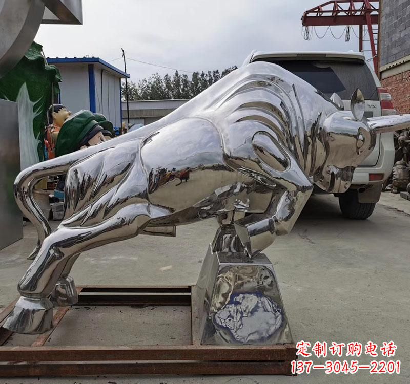 宁波不锈钢拓荒牛雕塑象征勇敢和拼搏