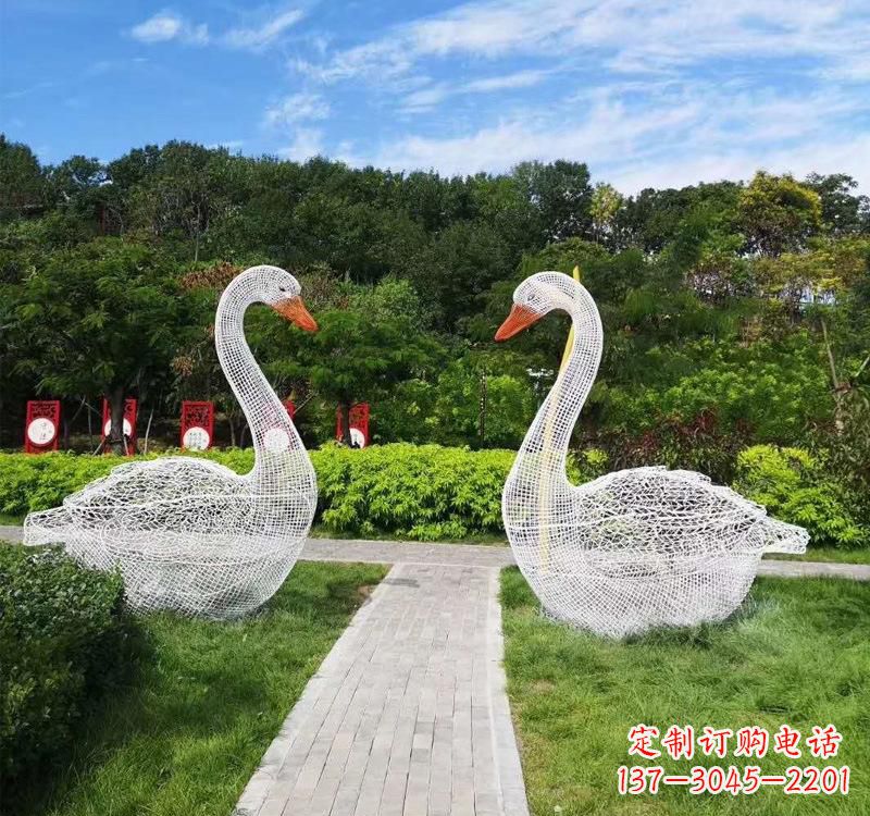 宁波不锈钢天鹅雕塑——象征着爱与和平