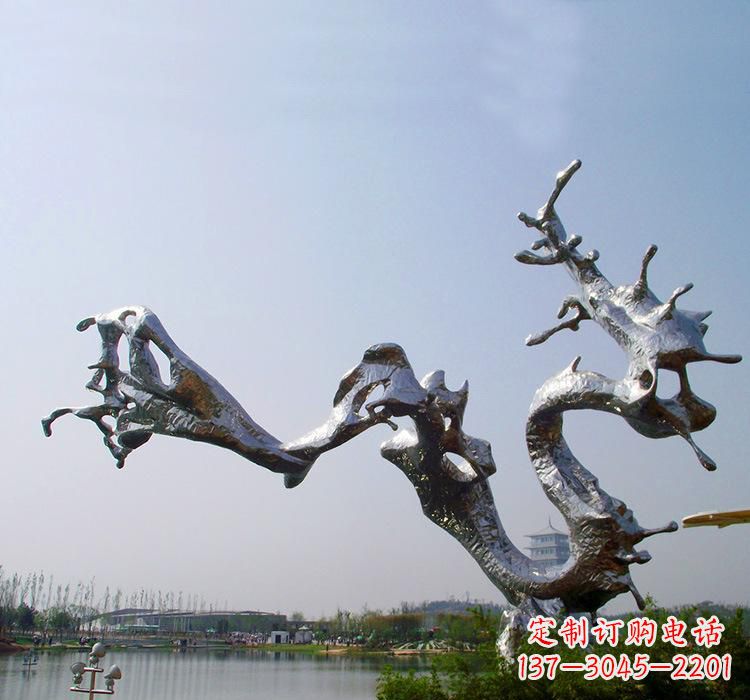 宁波不锈钢水滴雕塑体现自然之美