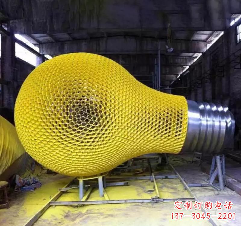 宁波不锈钢灯泡雕塑精美而又抢眼