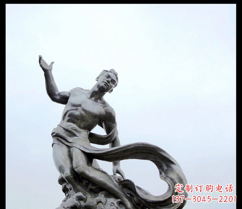 宁波浪花上的勇敢者——不锈钢站立的男人雕塑