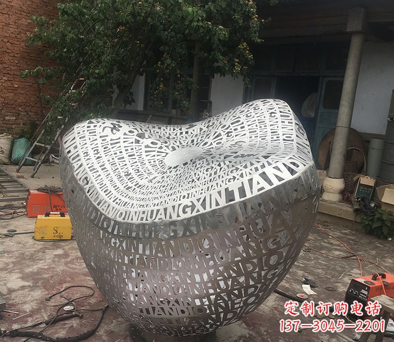 宁波不锈钢元宝雕塑精美外形与精美文化