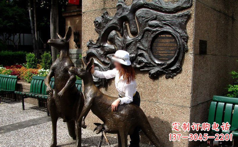 宁波袋鼠雕塑——装点步行街的美丽风景
