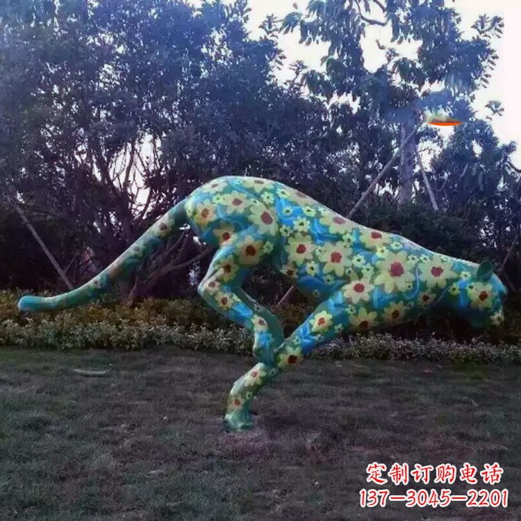 宁波玻璃钢彩绘豹子雕塑艺术与自然的完美结合