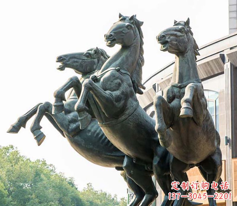 宁波城市广场立马马群铜雕