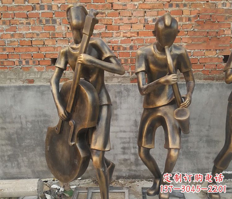 宁波雄伟屹立——萨克斯铜雕