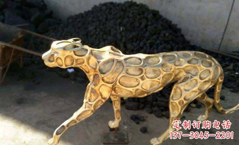 宁波雄健的豹雕塑
