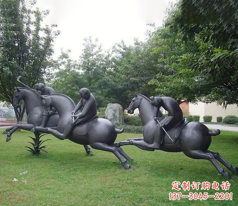 宁波以骑马雕塑展示抽象人物