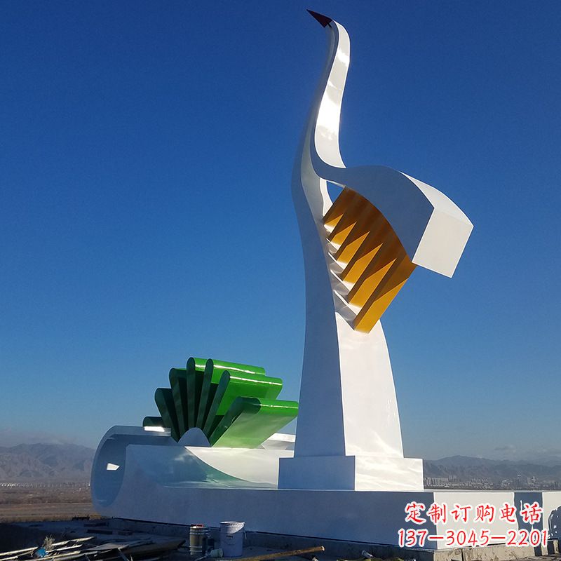 宁波美丽的仙鹤雕塑