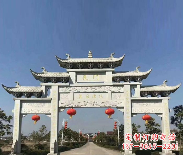 宁波村口三门石牌楼