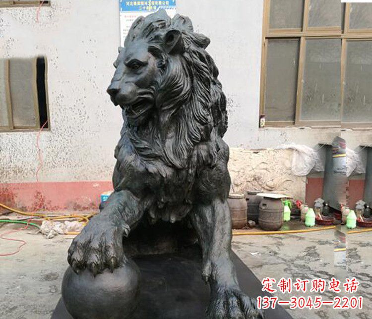 宁波大型西方踩球狮子铜雕塑