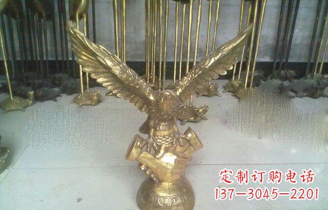 宁波大展宏图老鹰铜雕展现雄鹰的威严和气势