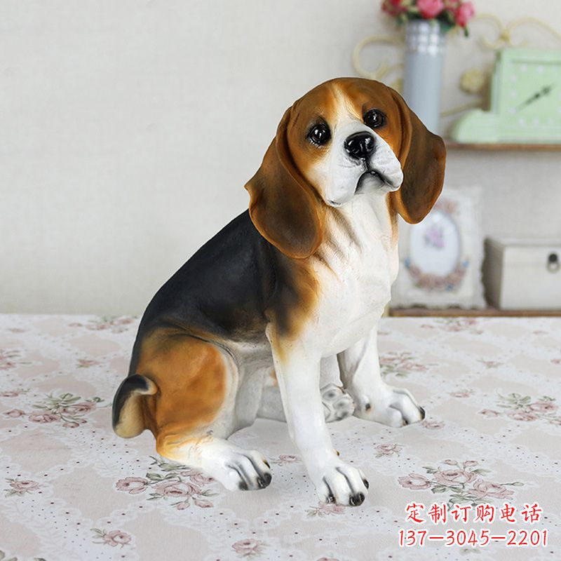宁波玻璃钢蹲姿仿真比格犬雕塑