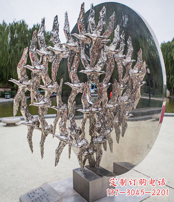 宁波欣赏鸽子轻盈的美丽——不锈钢动物鸽子雕塑