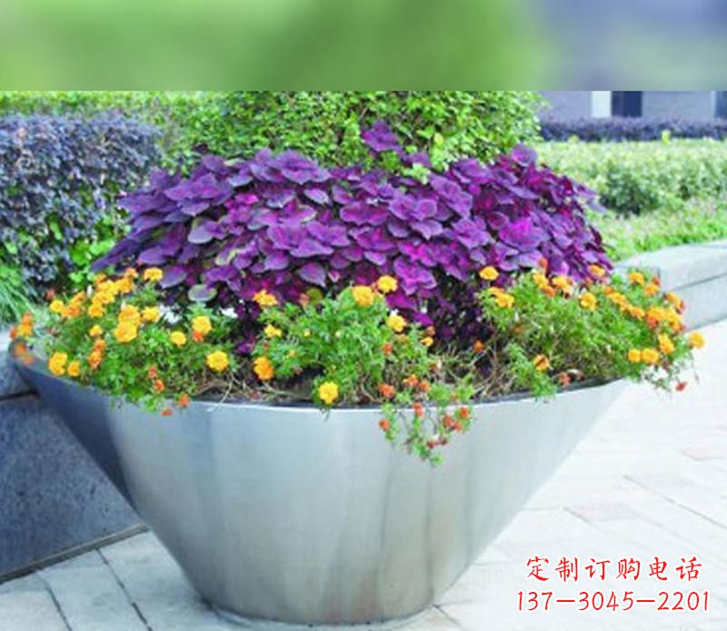 宁波中领雕塑精致无比的花盆雕塑
