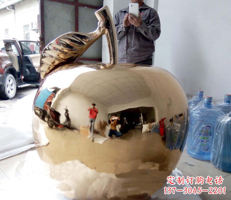 宁波精美的不锈钢镜面苹果雕塑
