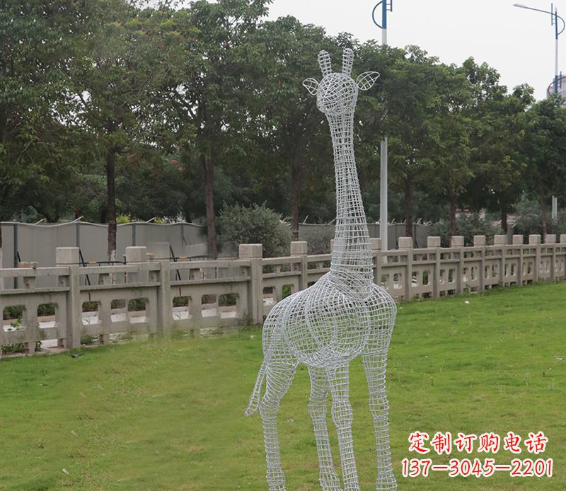 宁波浪漫活力·不锈钢镂空长颈鹿雕塑