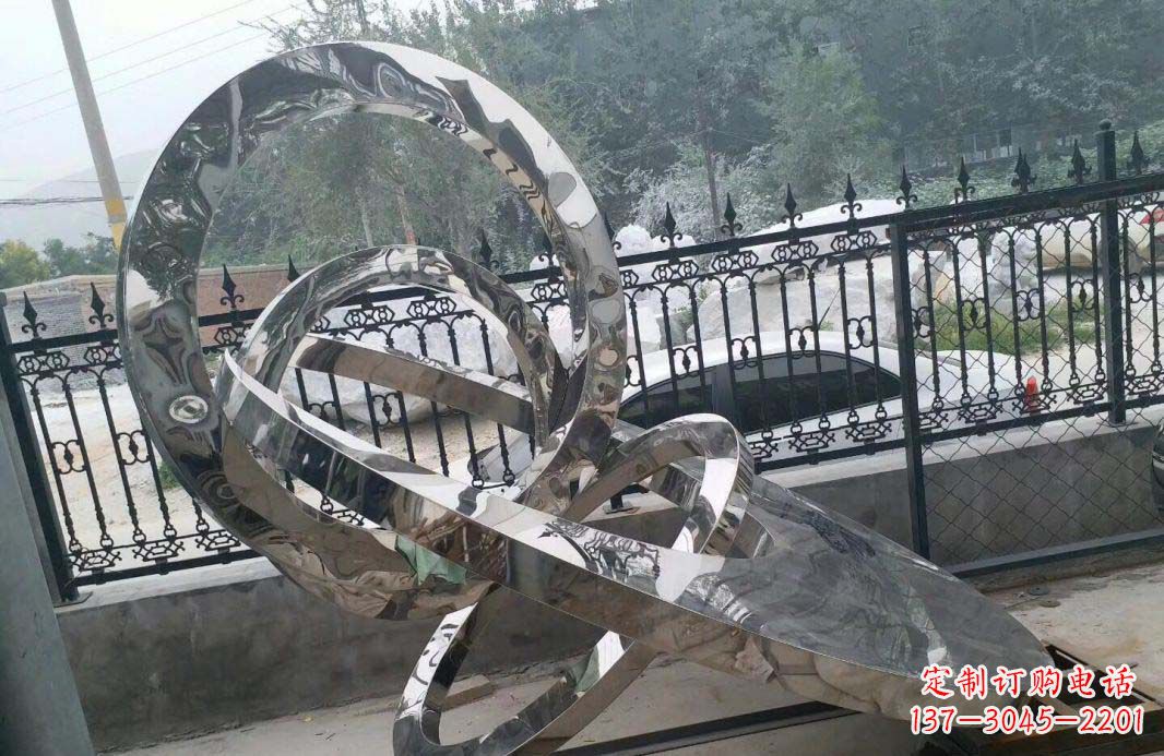 宁波宁静湖畔,圆环景观雕塑助公园璀璨