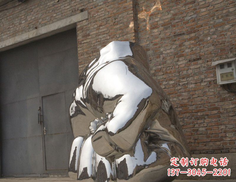 宁波冰冷威力,让精神抖动的不锈钢拳头雕塑