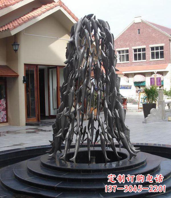 宁波跃动的生命——景区向上游的鱼群喷泉雕塑