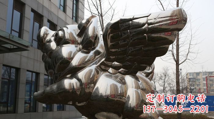 宁波精美不锈钢大翅膀猪景观雕塑