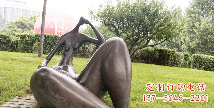 宁波公园抽象女人景观铜雕