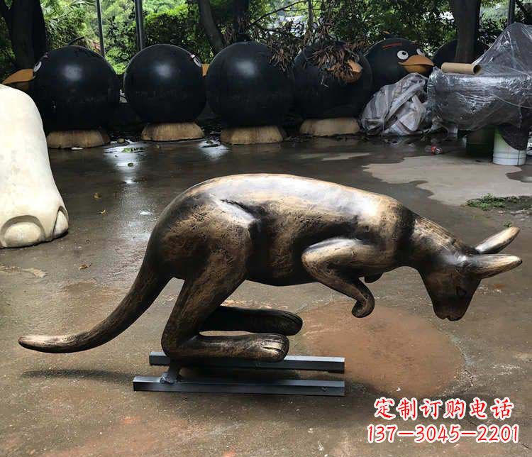 宁波公园袋鼠动物铜雕
