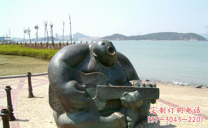 宁波音乐驻足,公园弹吉他铜雕
