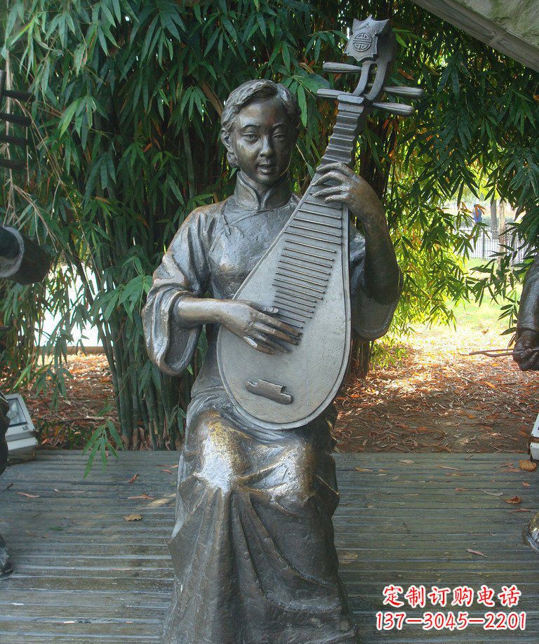 宁波精美绝伦的琵琶女郎铜雕