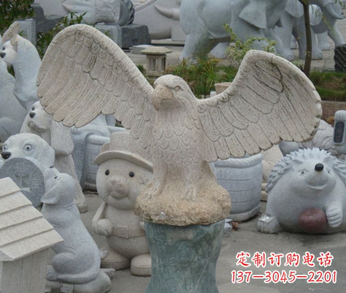 宁波公园动物老鹰石雕