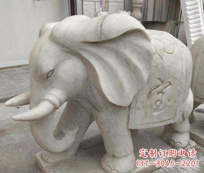 宁波公园动物招财大象石雕
