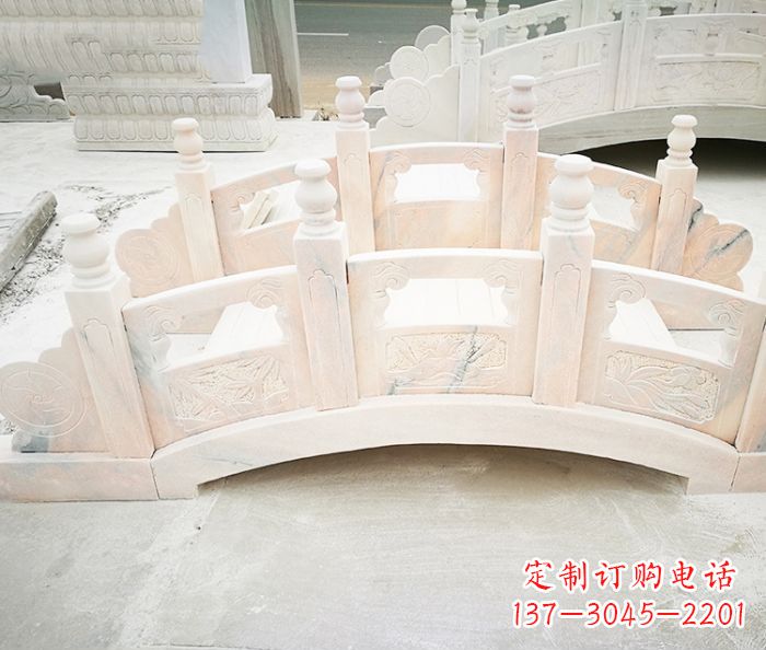 宁波红石拱桥雕塑——浪漫交织，美景永相伴