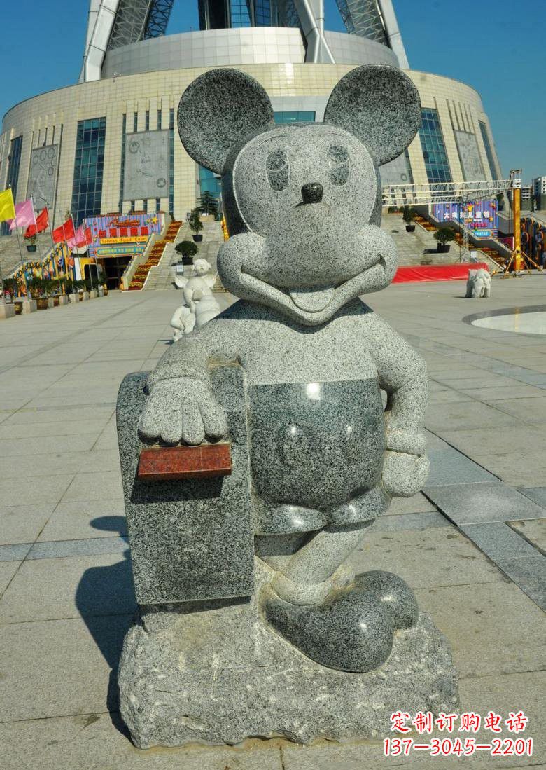 宁波令人惊叹的米老鼠塑像