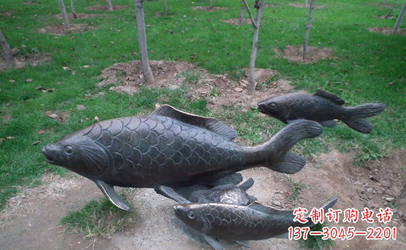 宁波公园鲤鱼动物铜雕
