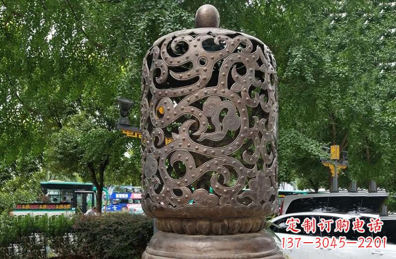 宁波公园镂空灯笼铜雕