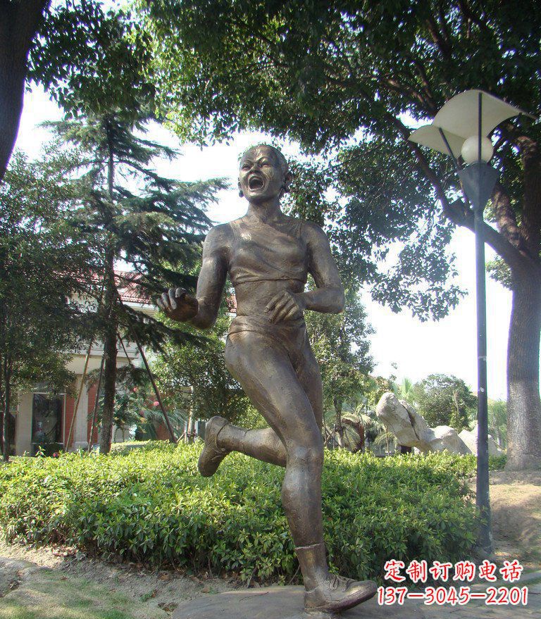 宁波公园跑步的女人景观铜雕