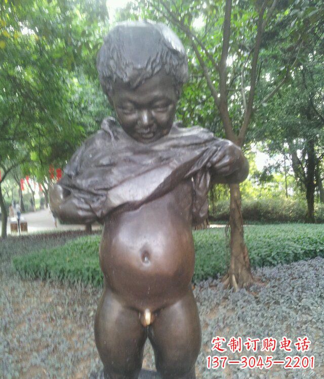 宁波公园撒尿的小男孩人物铜雕 (3)