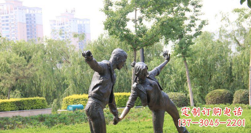 宁波爱情铸就的浪漫情侣雕塑