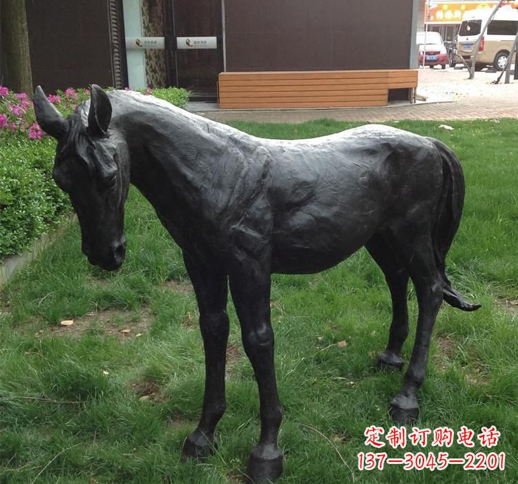 宁波大型雕塑装置——马雕塑