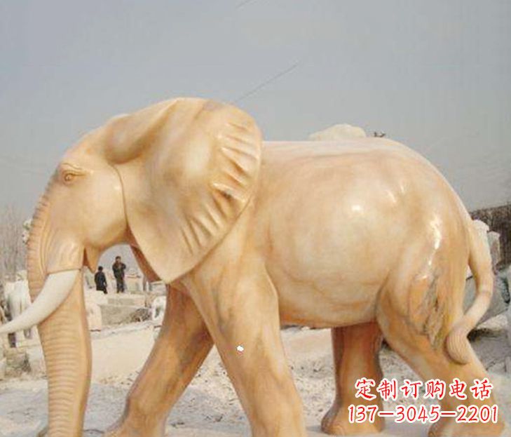 宁波公园晚霞红大象雕塑