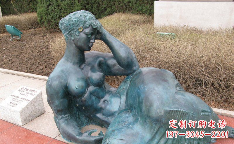 宁波铜质女性人物雕塑