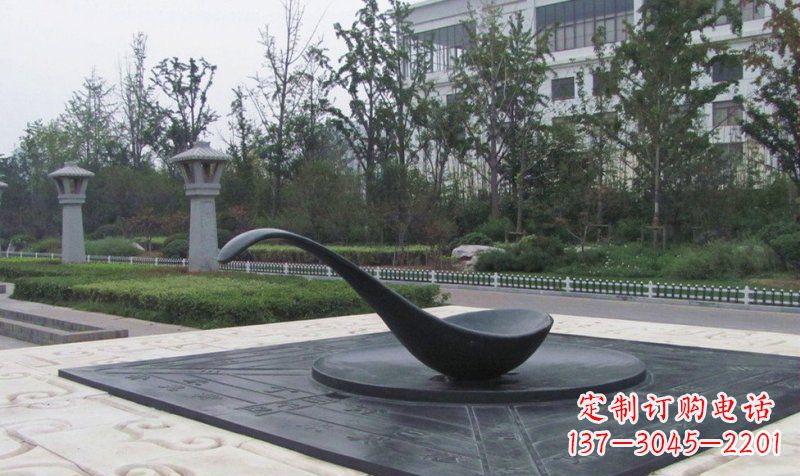 宁波公园指南针景观铜雕