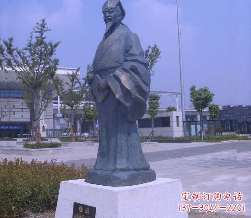 宁波传承古代文化的陆游雕塑