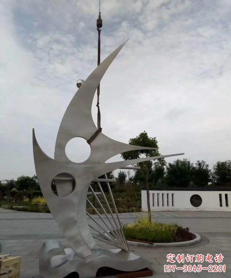 宁波广场不锈钢帆船景观雕塑