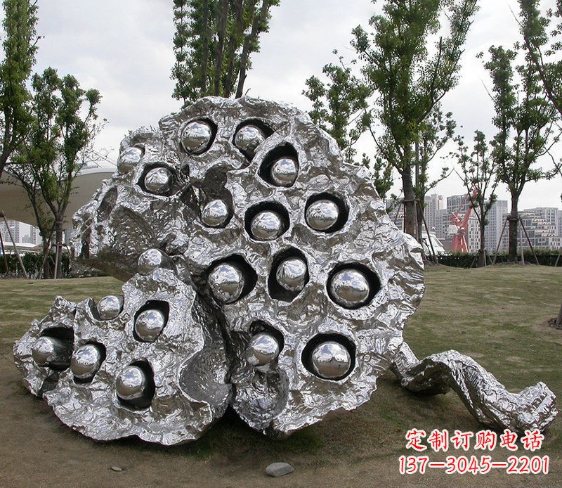 宁波中领雕塑出品:高端不锈钢莲蓬雕塑
