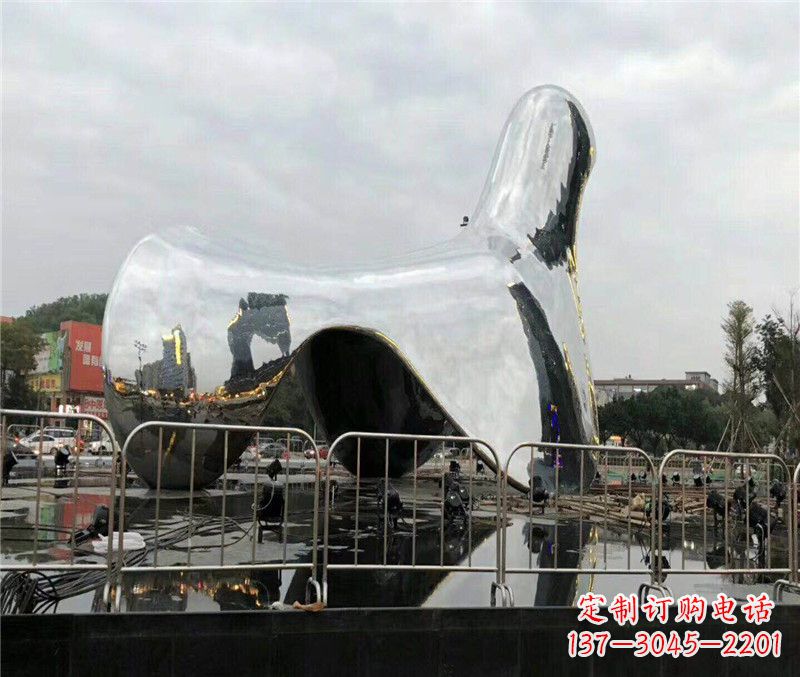 宁波中领雕塑推出一款精美的抽象鸽子雕塑,专为…