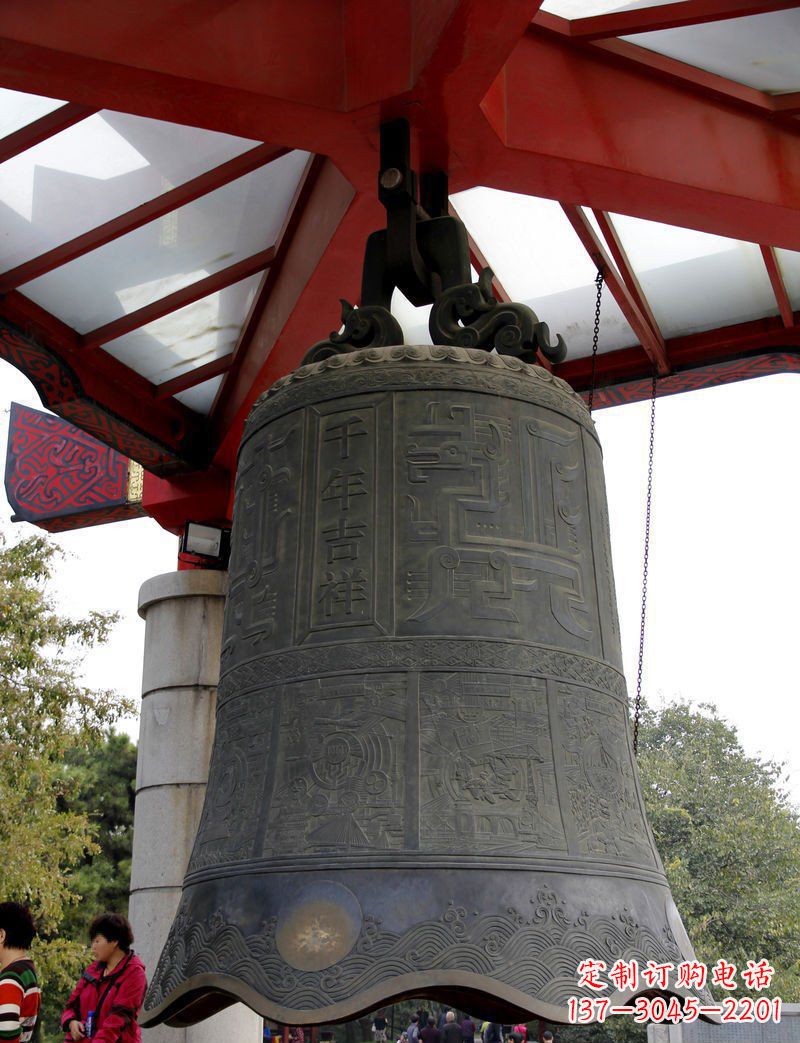 宁波中领雕塑:千年吉祥铜钟雕塑