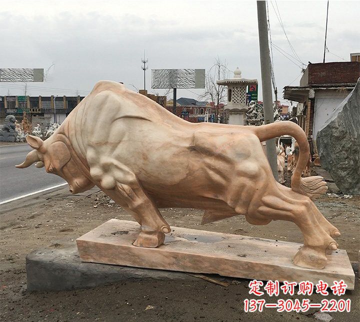 宁波象征力量的广场晚霞红牛雕塑